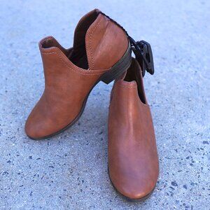 Faded Glory Tan Brown Ankle Booties 7 Western Chelsea V-Slit Faux Leather